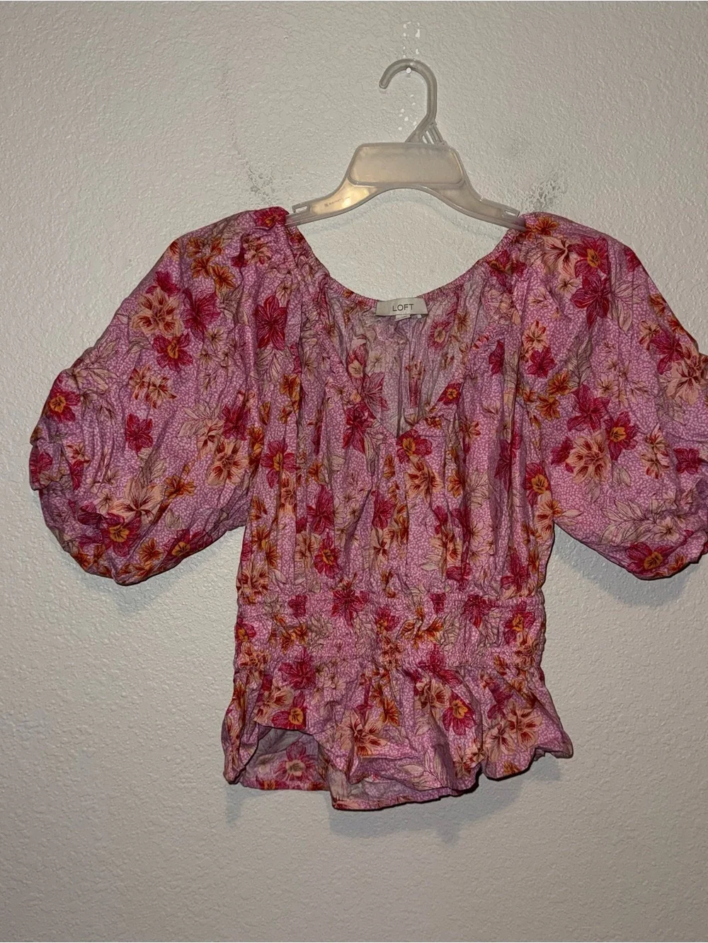 LOFT Pink Floral Puff Sleeve Blouse Smocked Waist Size Large Feminine